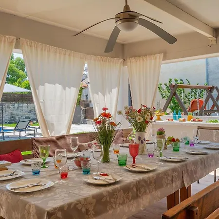 Vila Beautiful Jadreska With Pool In