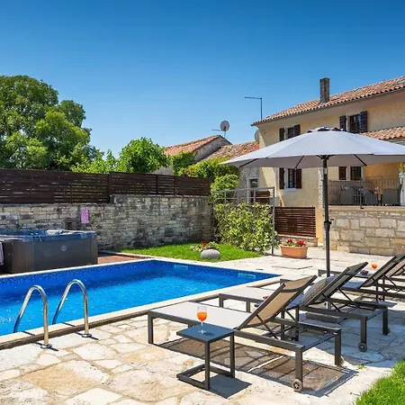 Vila Beautiful Jadreska With Pool In *