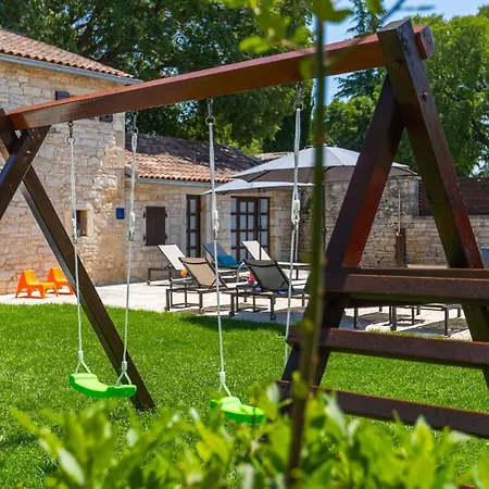 Beautiful Jadreska With Pool In Vila Kanfanar
