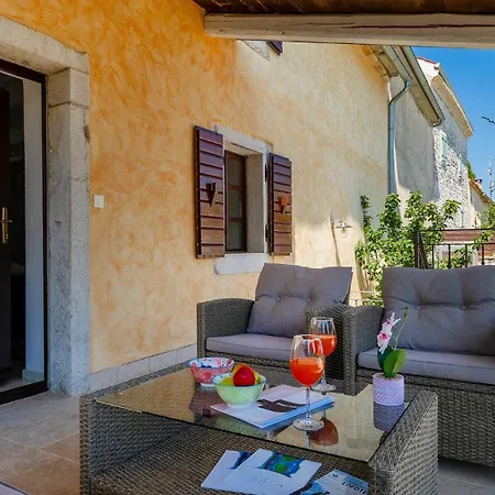 Vila Beautiful Jadreska With Pool In *
