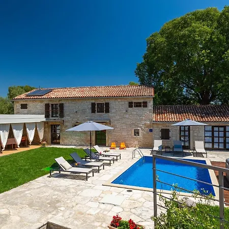 Beautiful Jadreska With Pool In *