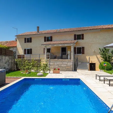 Beautiful Jadreska With Pool In Vila Kanfanar
