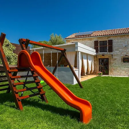 Beautiful Jadreska With Pool In Vila *