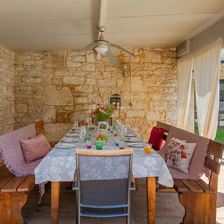 Vila Beautiful Jadreska With Pool In