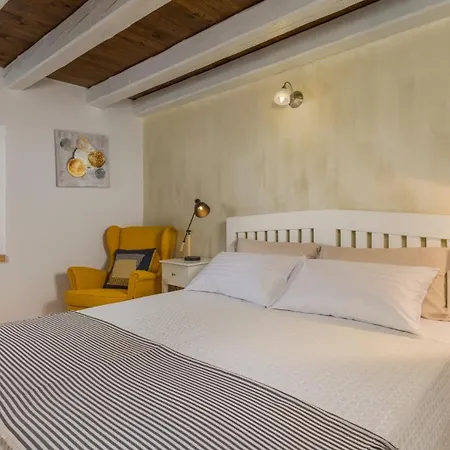 Villa Beautiful Jadreska With Pool In *