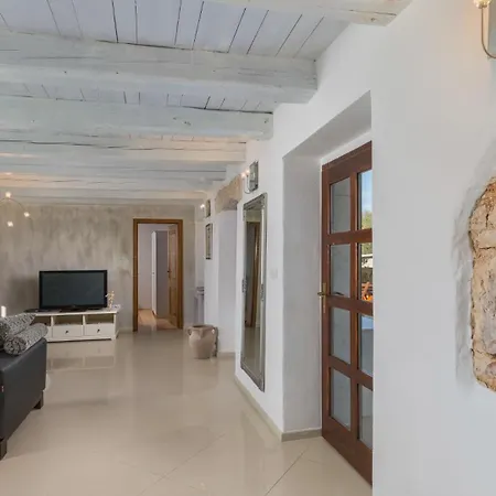 Vila Beautiful Jadreska With Pool In *